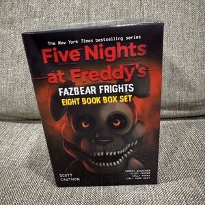 Five Nights at Freddy's Fazbear Frights Box Set